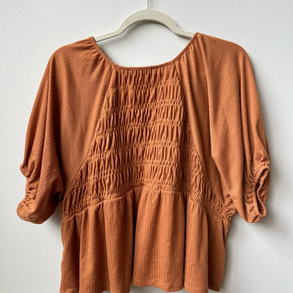 Lush Puff Sleeve Top - Picture 3 of 3